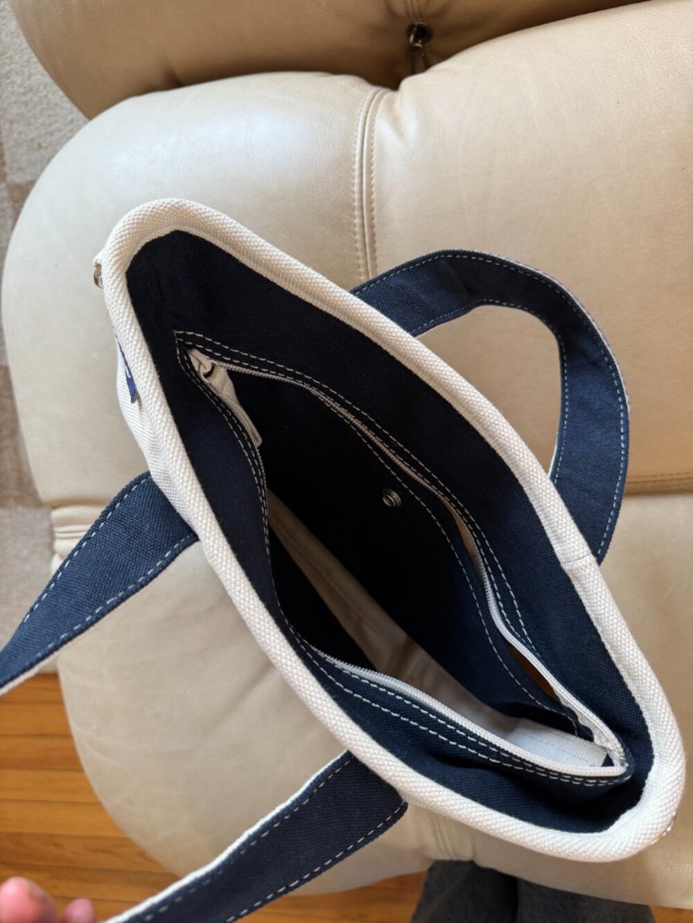 Lands End Tote - Picture 2 of 2